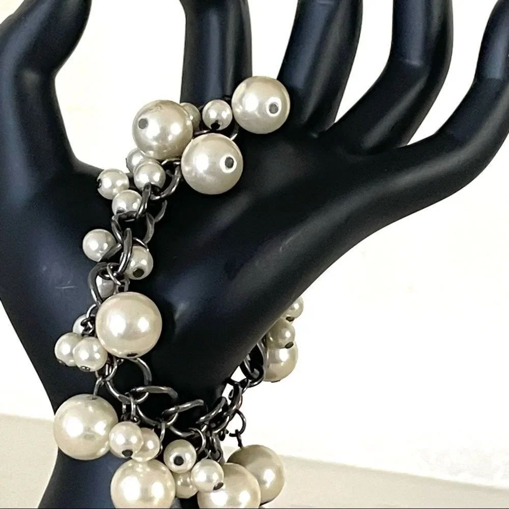 Faux Pearl bracelet - Picture 5 of 8
